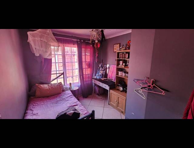 2 BEDROOM HOUSE FOR SALE IN THERESAPARK